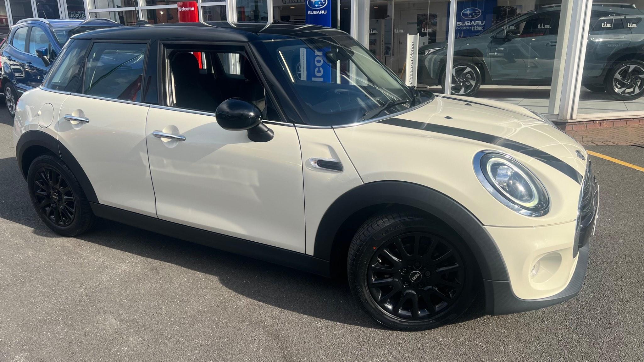 2019 Mini Hatch